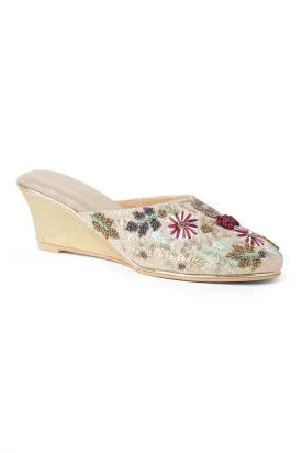 SOLES Embroidered Small Wedge Heels